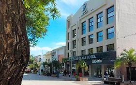 Corrientes Plaza Hotel